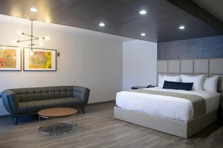Premier room