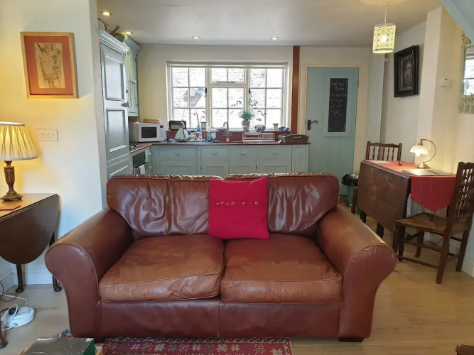 7 Monk Bar Court