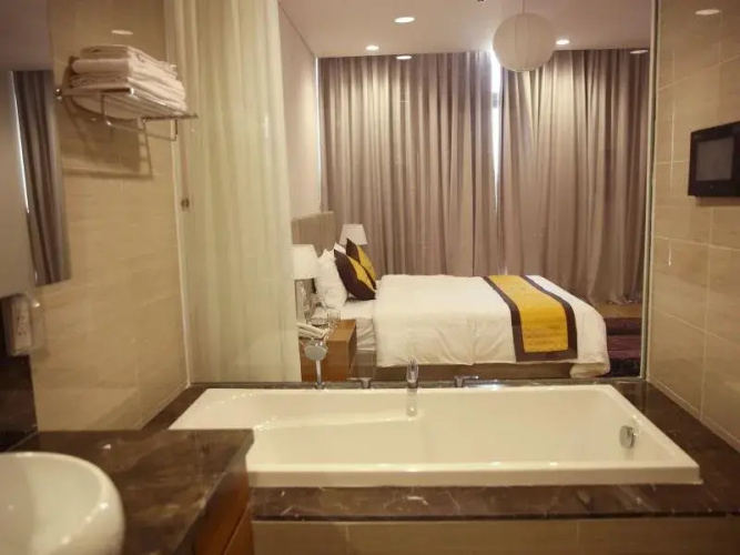 Dolphin Plaza Apartment