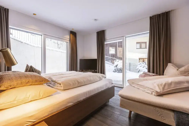Spacious Apartment With Terrace