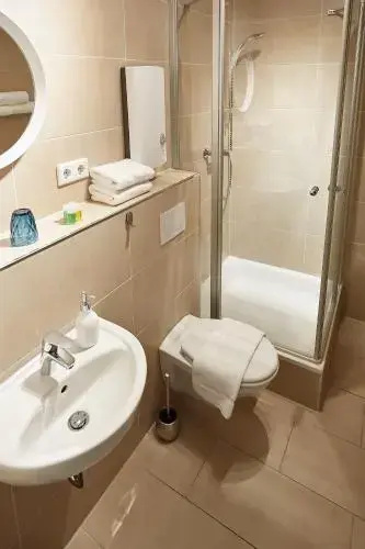Central Studio Apartments