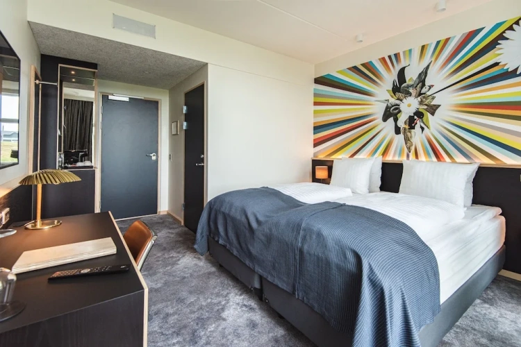 Standard Twin room with partial view