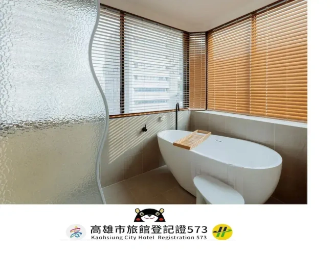 Grand Double room with city view