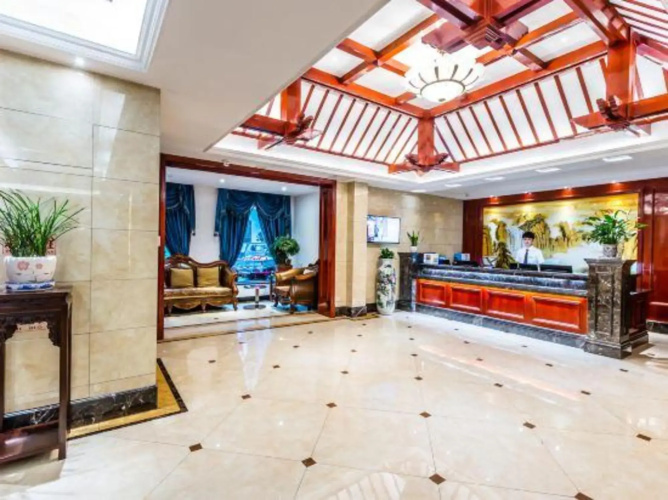Fengqi Hotel (Hangzhou Hubin Jianguo North Road Metro Exit Branch)