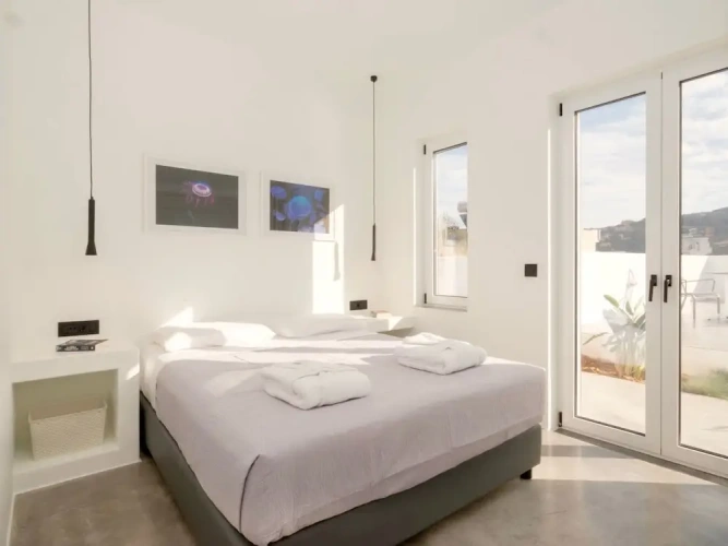 2 Bedrooms Villa