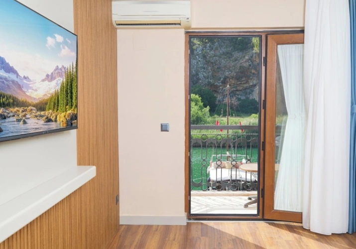 Quadruple Suite with lake view