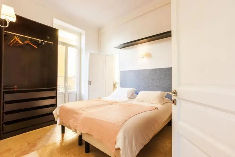 2 Bedrooms Apartment