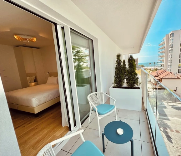 Deluxe Double room with partial sea view