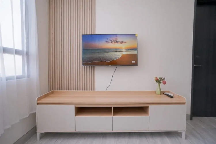 Good and Cozy 2BR at Collins Boulevard Apartment