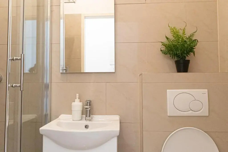 Peaceful 1BR Apt. near Metro Station Längenfeldg.