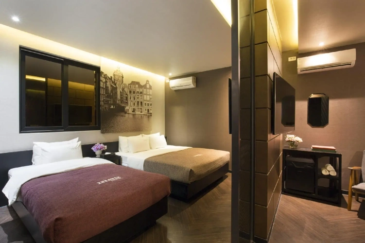 Standard Twin Family room