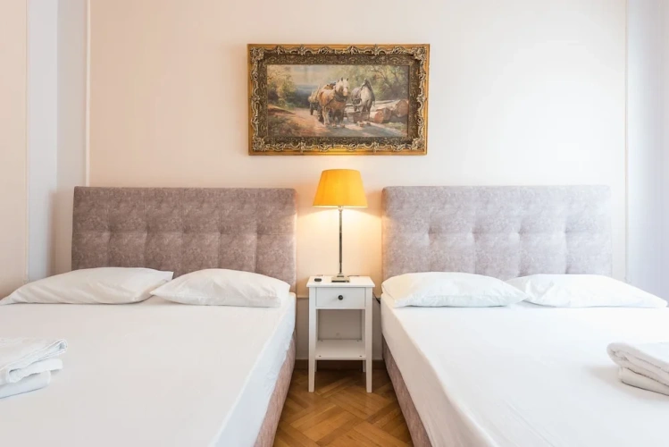 4 Bedrooms Apartment with balcony