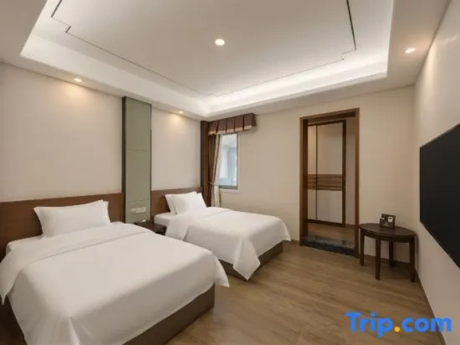 Deluxe Family Suite