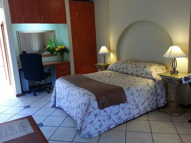 Emoyeni Lodge
