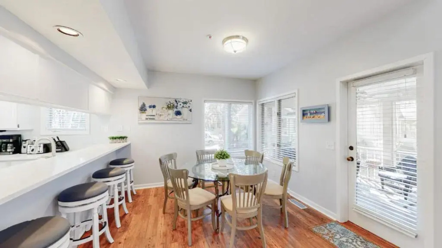 7611 Huntington Villas