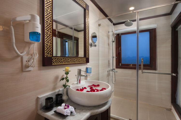 Halong Silversea CruiseOver view