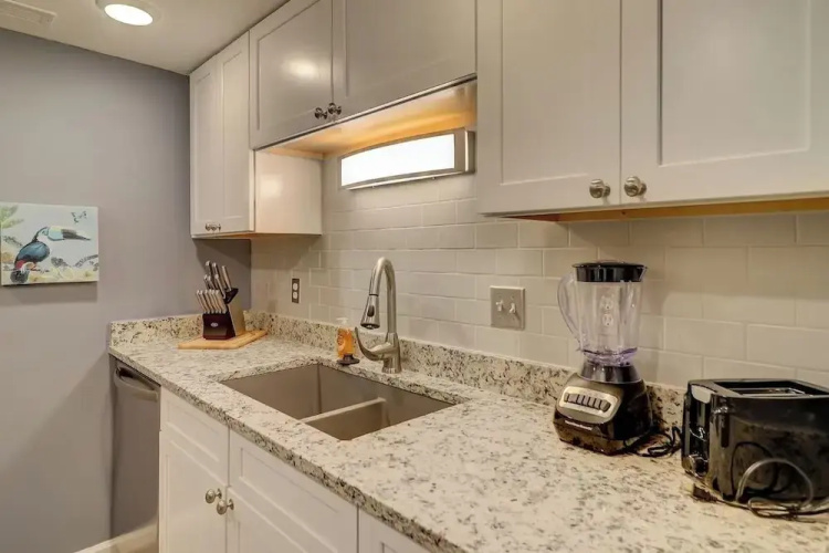 Spacious 3BR Hilton Head Getaway + Pool Access