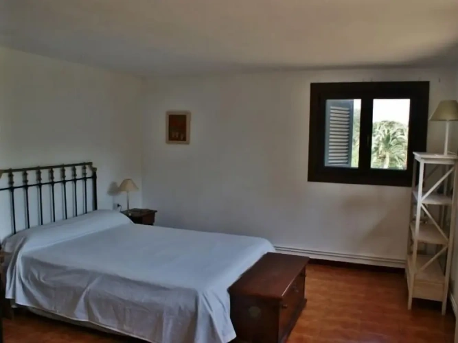 4 Bedrooms Cottage
