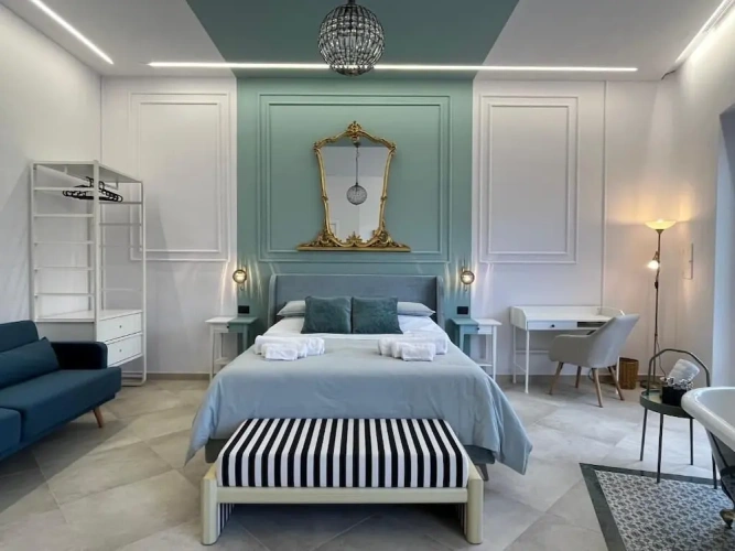 Deluxe Triple room with balcony and with city view