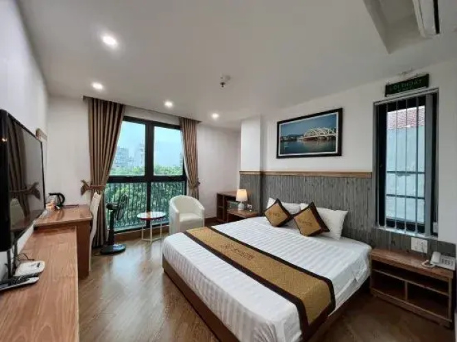 4M2 Hotel