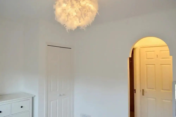 Modern and Central Flat in Roseburn Area