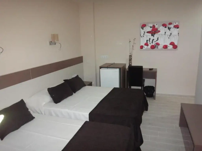 Standard Triple room