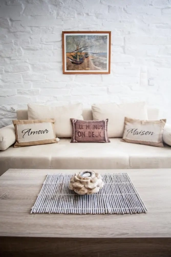 2 Bedrooms Villa