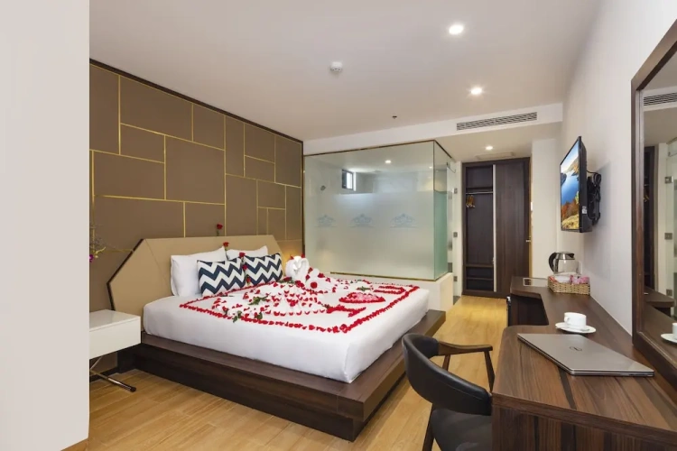 Standard room with balcony and with sea view