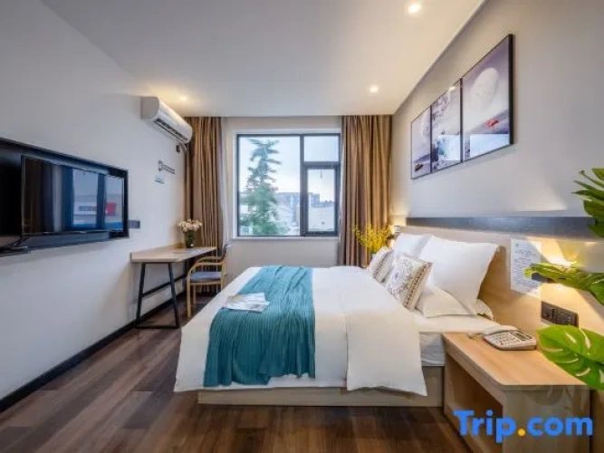 Premier Double room with city view