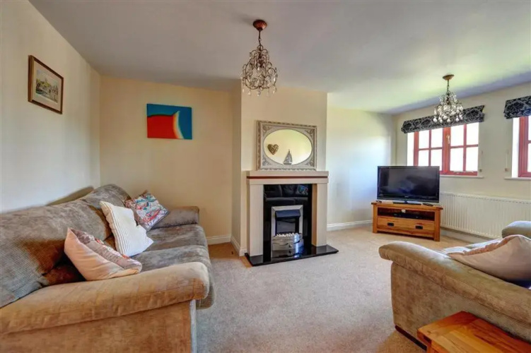 28 Barnes Meadow
