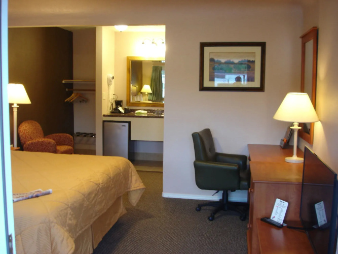 Valueinn Eugene - Airport