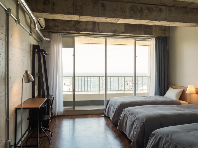 Standard Triple room with ocean view