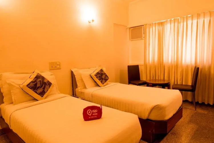 OYO 555 Hotel Mourya