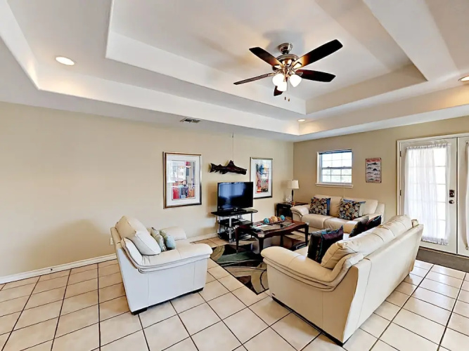 110 E Marlin Condo - 2 Br condo by RedAwning