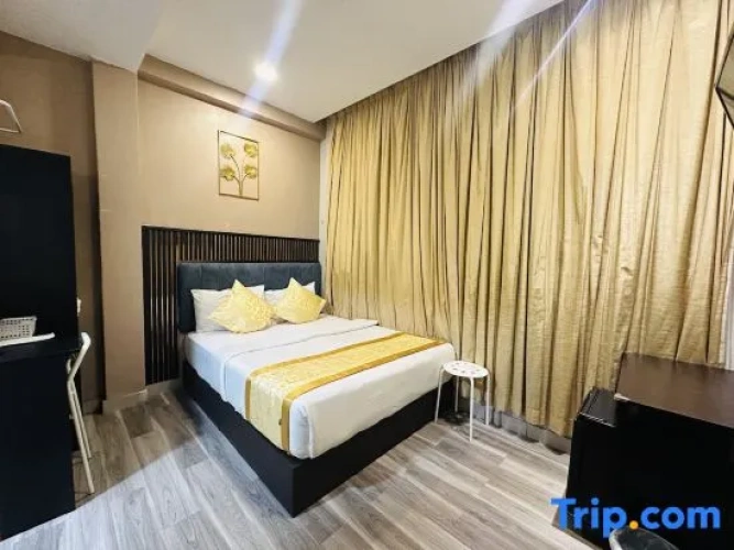 Deluxe Double room with city view