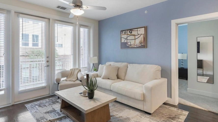 2 Bedrooms Apartment