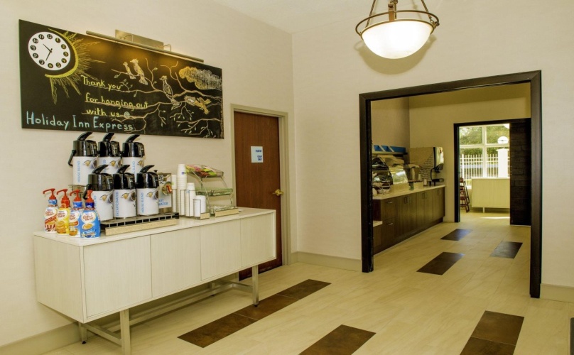 Holiday Inn Express & Suites St. Petersburg North (I-275) photo 35