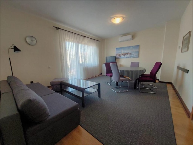 3 Bedrooms Apartment