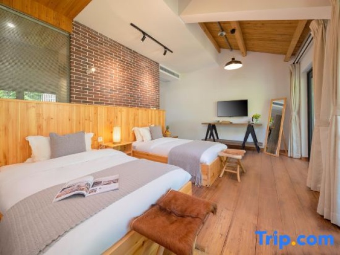 6 Bedrooms Suite with view
