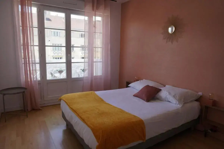 3 Bedrooms - Spacious and friendly - City Center