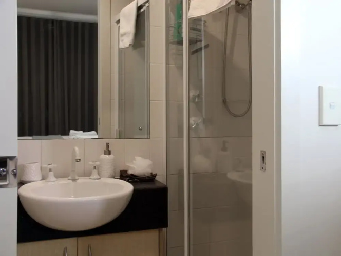 Adelaide Central Apartment - 3Br, 2Bath & Carpark