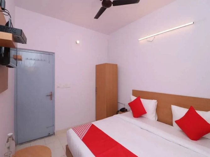 OYO Flagship 14530 Sector 14 Harsh Villa
