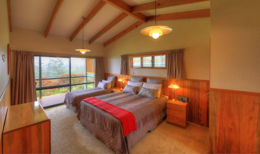 Endeavour Lodge