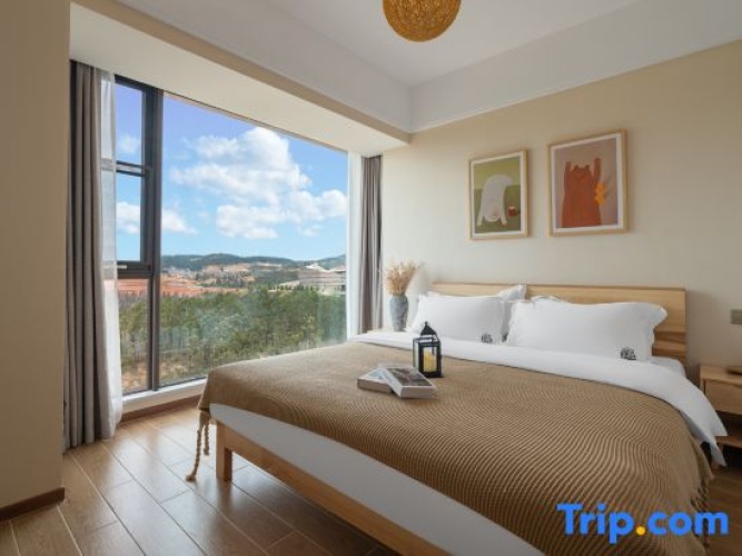 2 Bedrooms Luxury Suite with lake view
