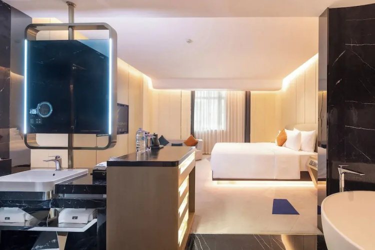 K · International Hotel