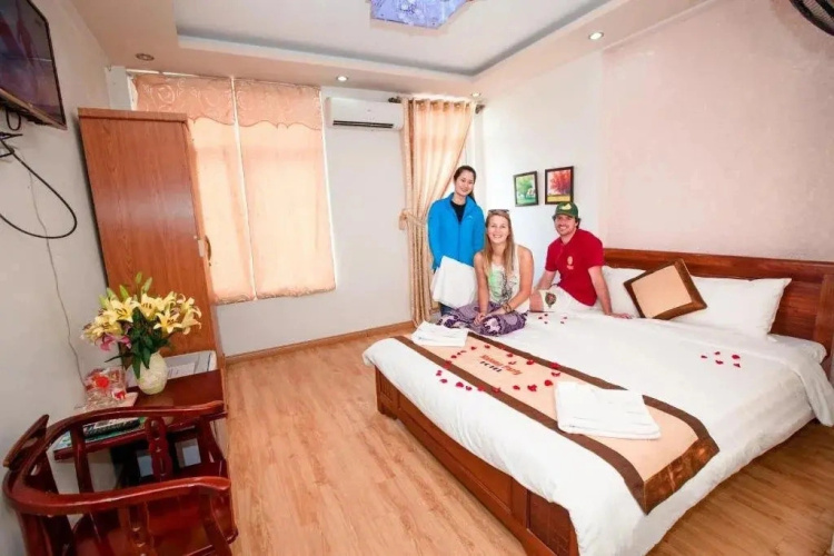 Halong Party Hotel