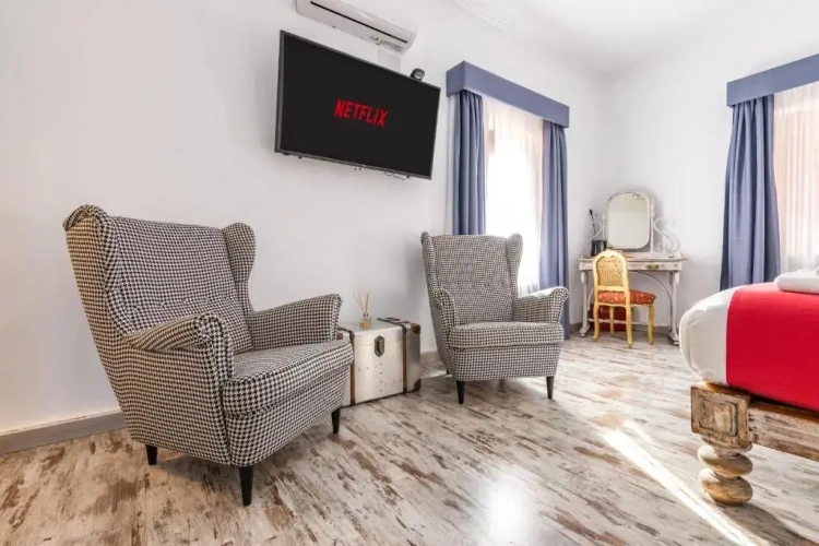 Deluxe Suite