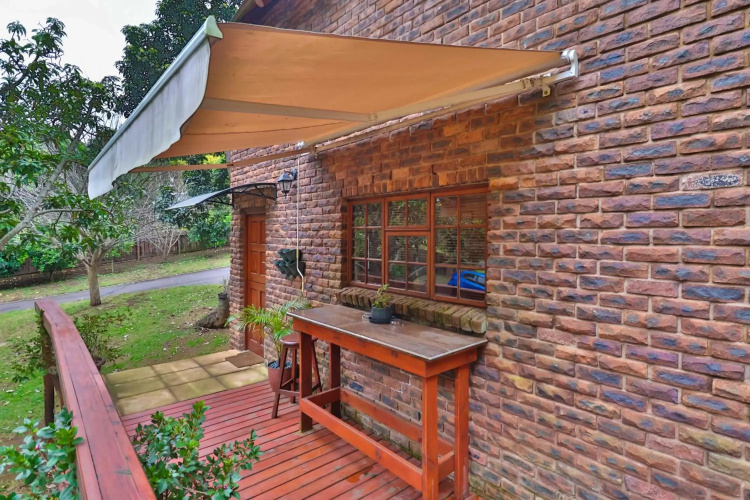 Self catering, fully equipped, 2 storey cottage.
