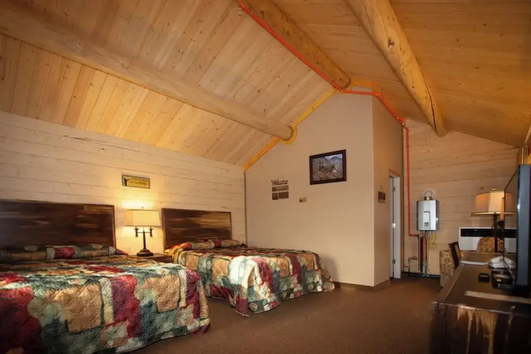 Young's Motel