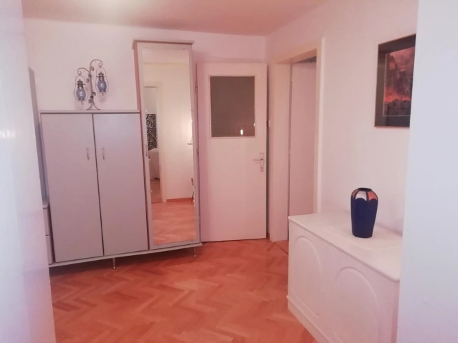 Pine Apartment